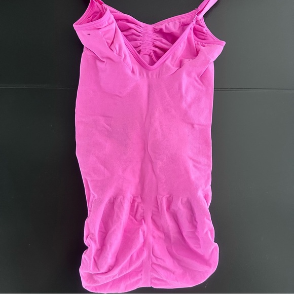 Skims Seamless Sculptung Bodysuit Neon Orchid Small/Medium - Picture 6 of 7